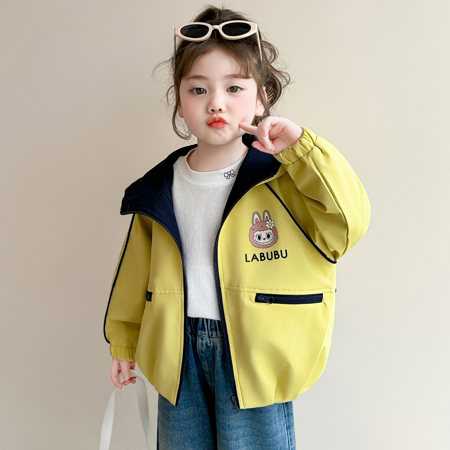 女童外套春秋2026新款女孩宝宝洋气休闲夹克儿童春装卡通开衫上衣