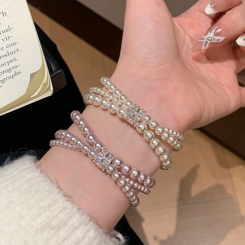 微镶锆石珍珠手链女轻奢小众三层叠戴手串高级感串珠手绳手饰批发