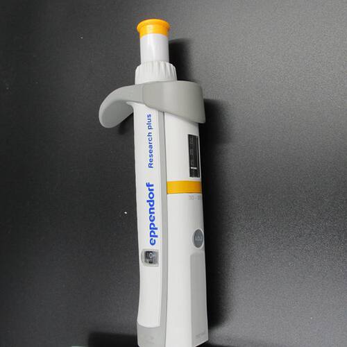 Research plus 1-20ul 24道可调手动移液器3122000086含吸头盒