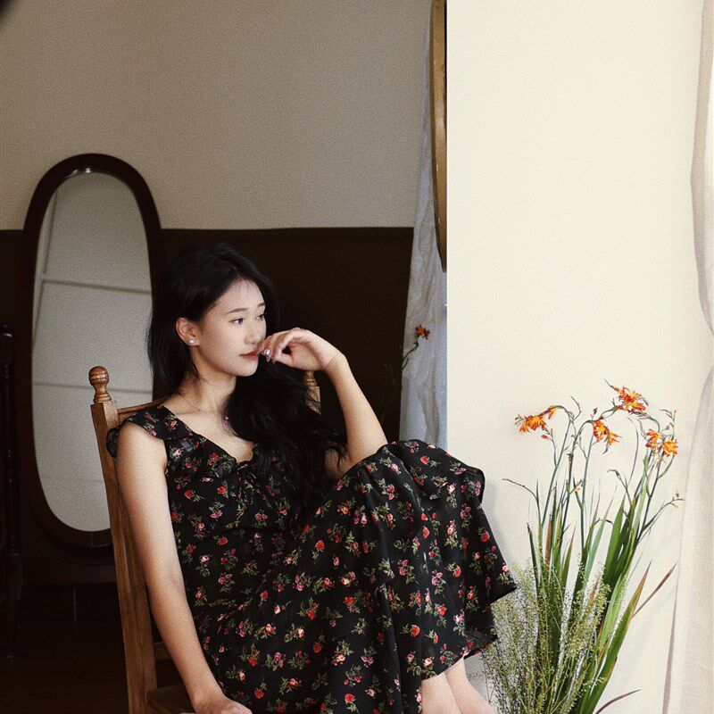 喵吉复古法式V领无袖收腰渡假裙小个子长款碎花连衣裙背心裙女夏