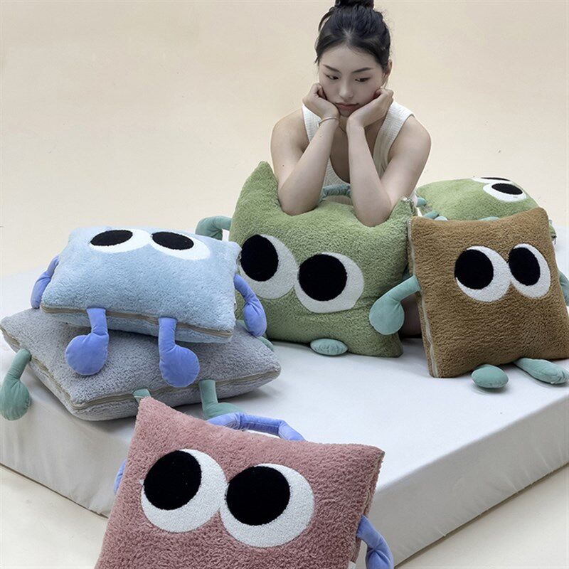 手提式可爱公仔抱枕被子两用二合一办公室午睡毯子汽车载靠垫靠枕