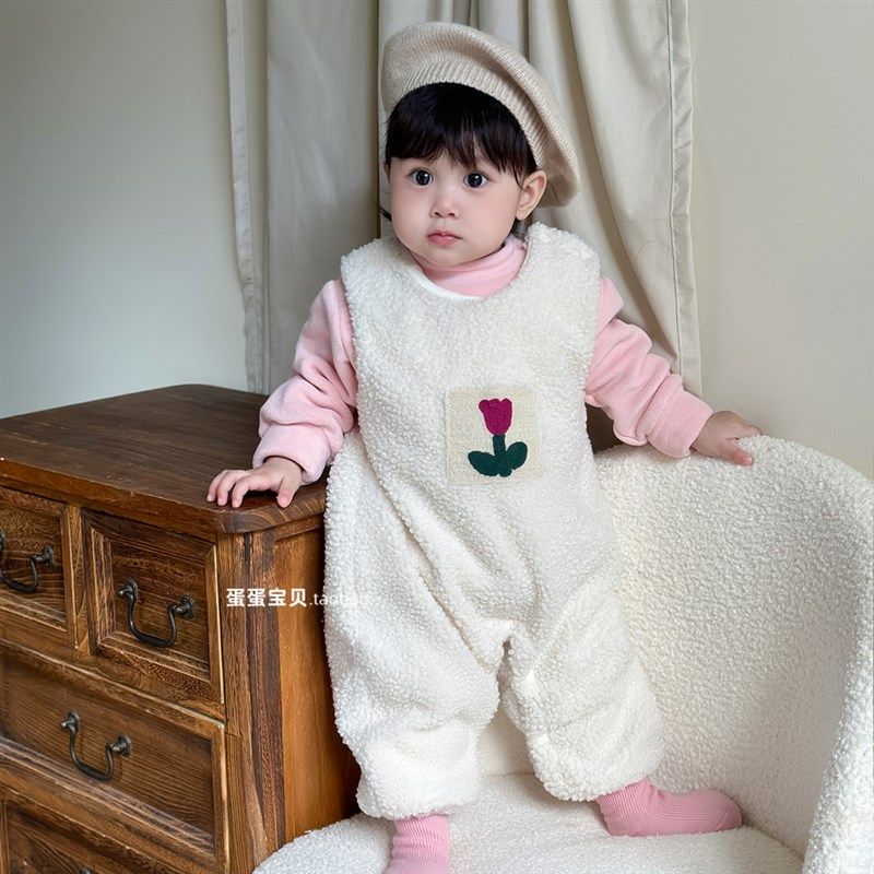 女宝宝衣服婴儿秋冬装加绒连体背带裤套装外出超萌洋气婴幼儿冬季