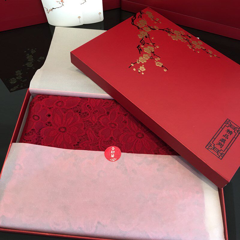 秋冬保暖高档钩花羊毛围巾红色旗袍空调房披肩送妈妈长辈婆婆礼物
