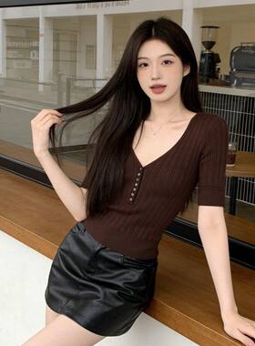 2026年夏季新款甜辣风v领短袖针织衫女修身显瘦时尚气质薄款上衣