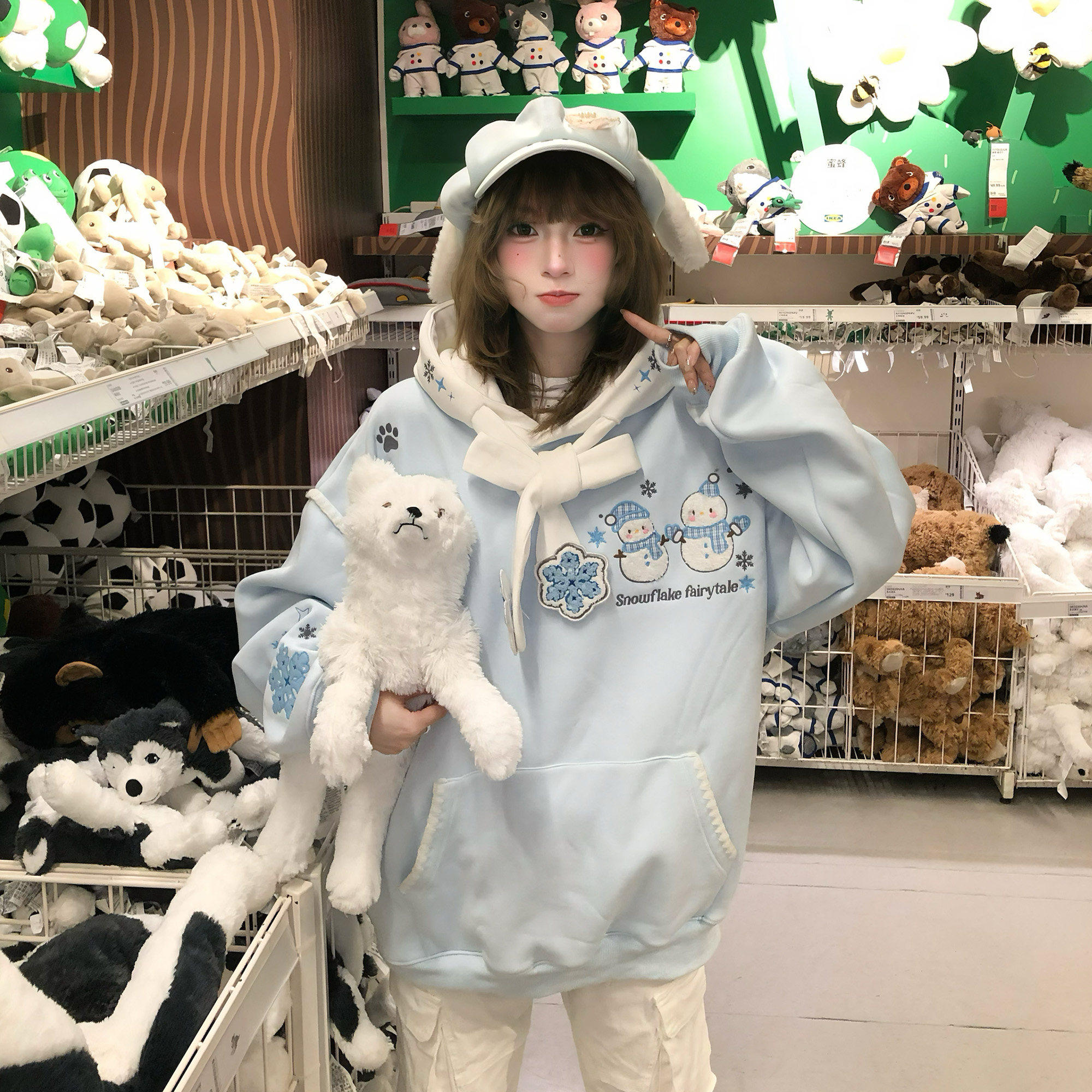 雪人蝴蝶结刺绣连帽卫衣女宽松情侣款161元