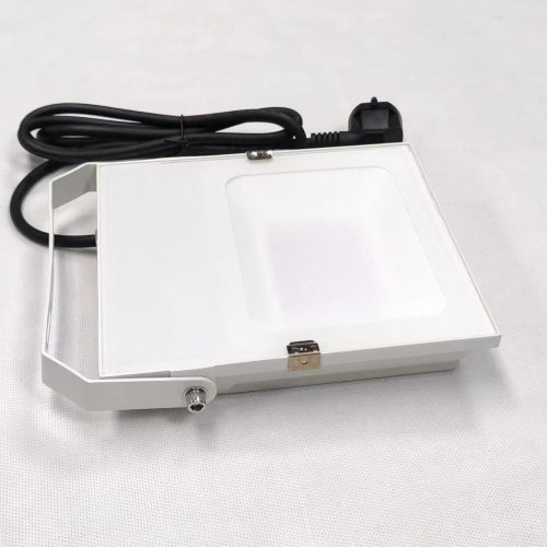 20年工厂白色广告牌户外照明灯具防水140lm/w 200w 150w投光灯LED