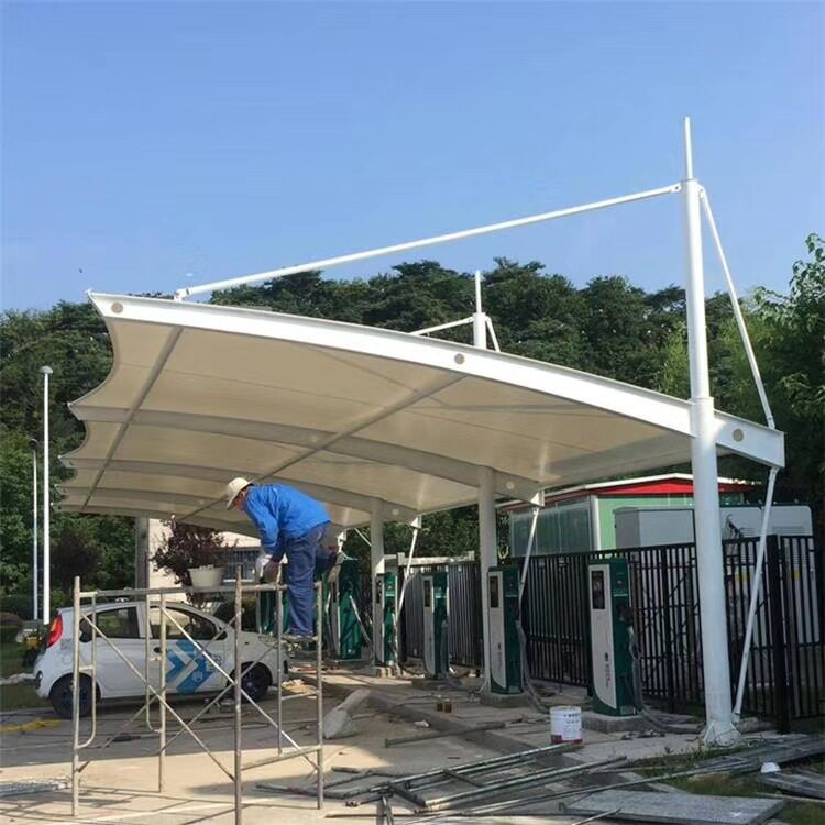 单边结构张拉膜停车棚新能源充电桩停车场钢构遮阳防火雨棚安装图片
