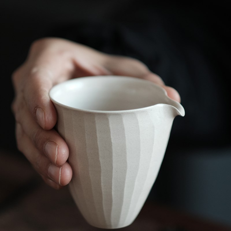 不亦室 一延手作 公道杯茶海匀杯 全手工拉坯刻刀肌理 出断水佳