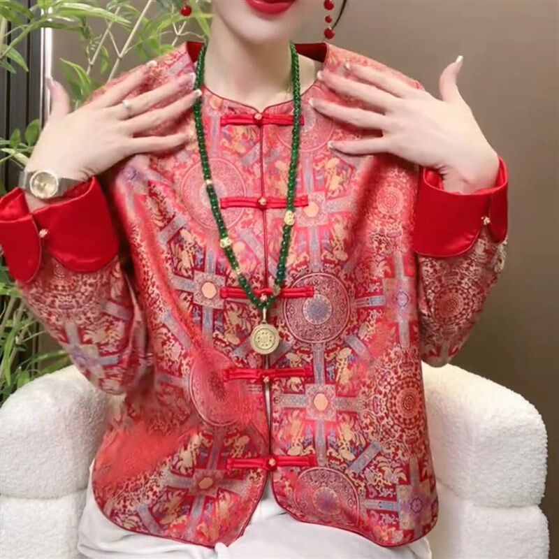 2025春季国风红色盘扣上衣外套女高级感气质短款上衣缎面休闲西服
