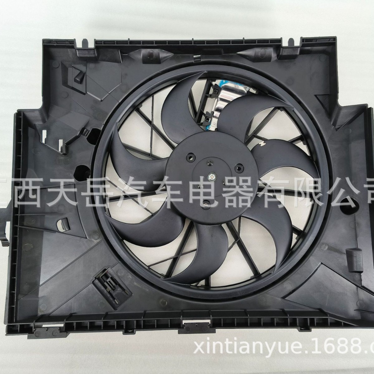 适型号E87（有刷）  汽车散热器风扇 17427788905 17427801993