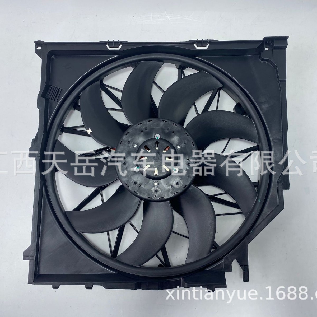 适用于汽车型号E83 汽车散热器风扇 17113442089 17113415181