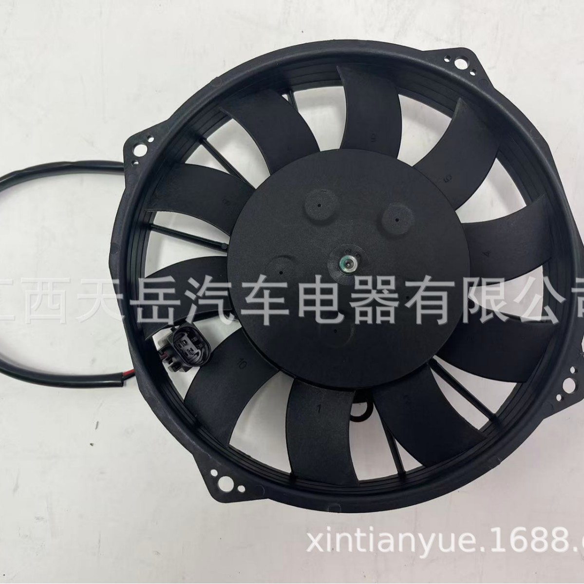 适用于汽车型号W212 汽车散热器风扇 A0015006093