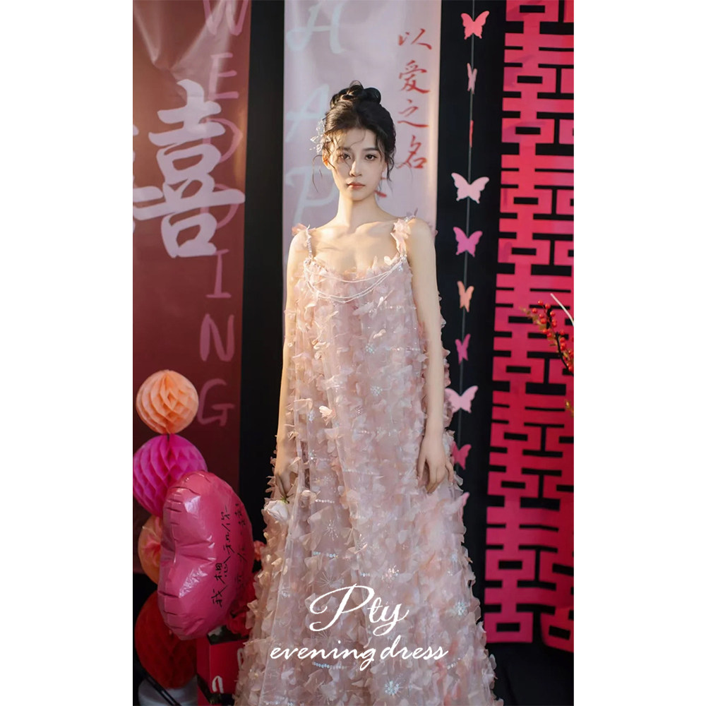 晨袍2024新款新娘高级感小众轻纱粉色订婚连衣裙孕妇敬酒服胖mm