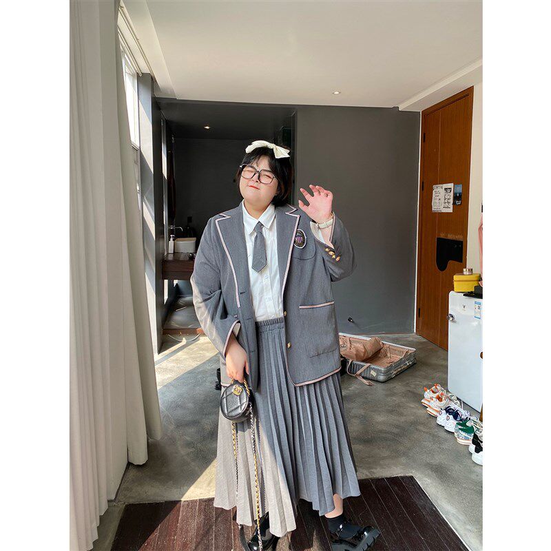 老章和小胖大码女装胖mm春套装学院风宽松西装外套短裙两件套装