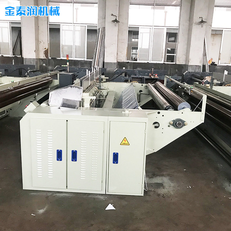织造机械篷布机山东厂家塑料彩条篷布机 喷水塑料篷布编织机图片