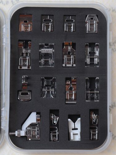蝴蝶牌电动家用多功能缝纫机配件常用16个压脚组合A套装盒装套餐