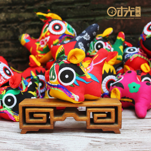 纯手工民俗布老虎传统中国工艺品 出国送礼特色吉祥平安虎 红花布