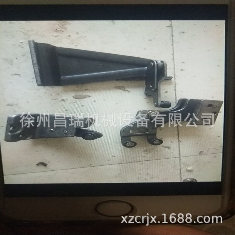 徐州徐工程机械汽车吊 起重机配件 XCT25吨 QY25K50K滑轮推拉门锁图片