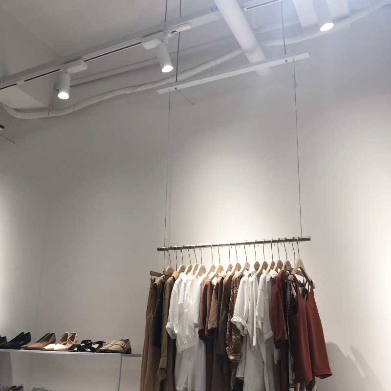北欧衣架服装店吊顶悬挂衣架服装展示架衣服店铺挂衣杆壁挂吊衣杆