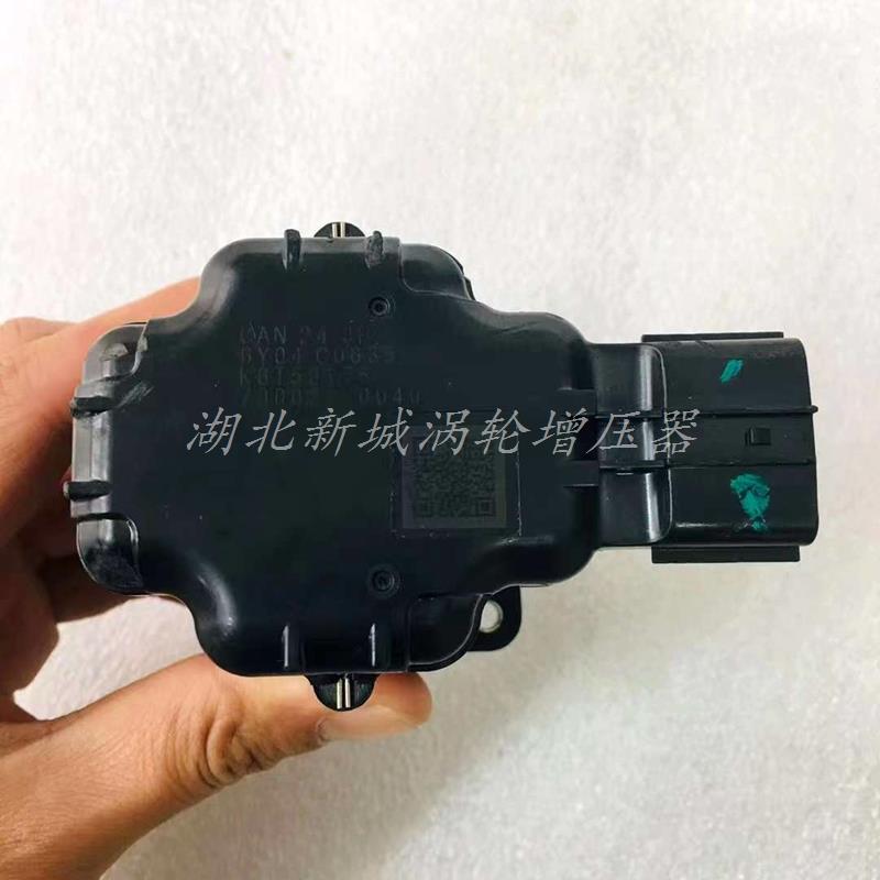 纳威司达迈斯福 考斯特 3.2T柴油发动机涡轮增压机电磁阀执行器