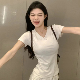 美式辣妹V领白色短袖t恤女夏季纯棉正肩紧身修身长袖内搭打底上衣