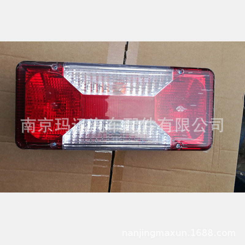 南京依维柯配件欧胜得意 尾灯总成 5801763375 5801351224 全车件图片