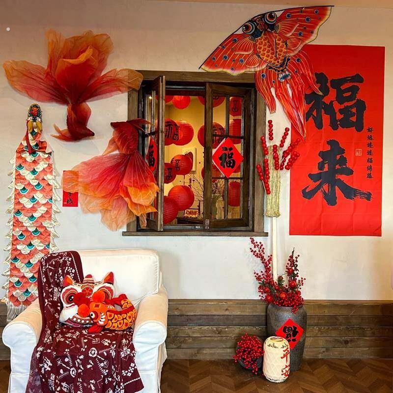 春节店铺装饰风筝纸鸢挂饰蛇年红色喜庆场景氛围布置糖葫芦靶子