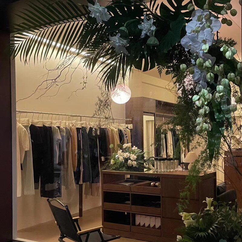 实木服装店中岛桌展示台玻璃岛台斗柜中岛柜储物柜摆件陈列展示桌