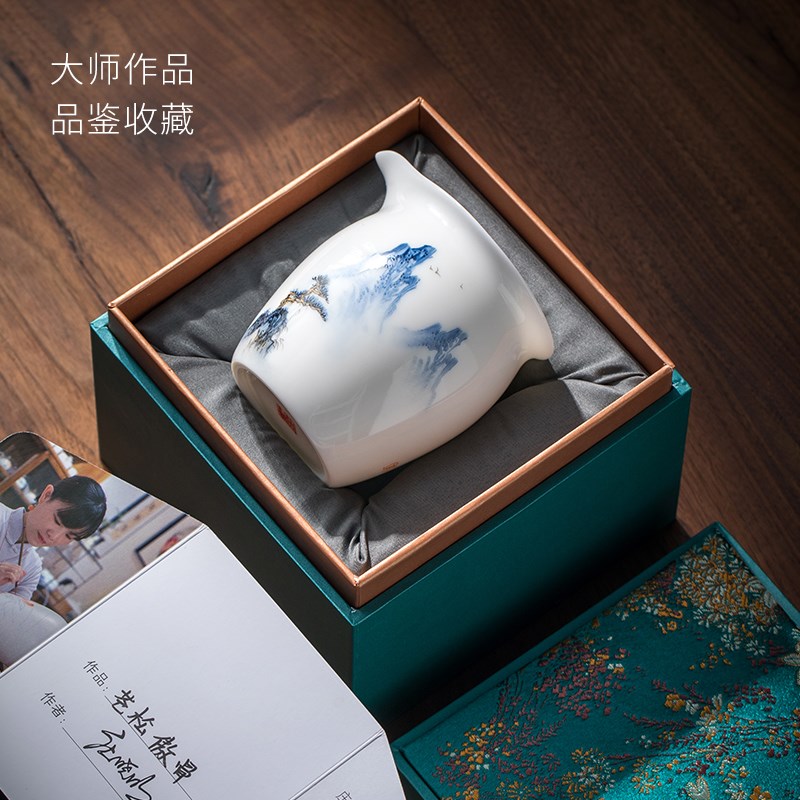 妙莲天香大师级手绘《苍松傲骨》高档羊脂玉白瓷公道杯陶瓷分茶器