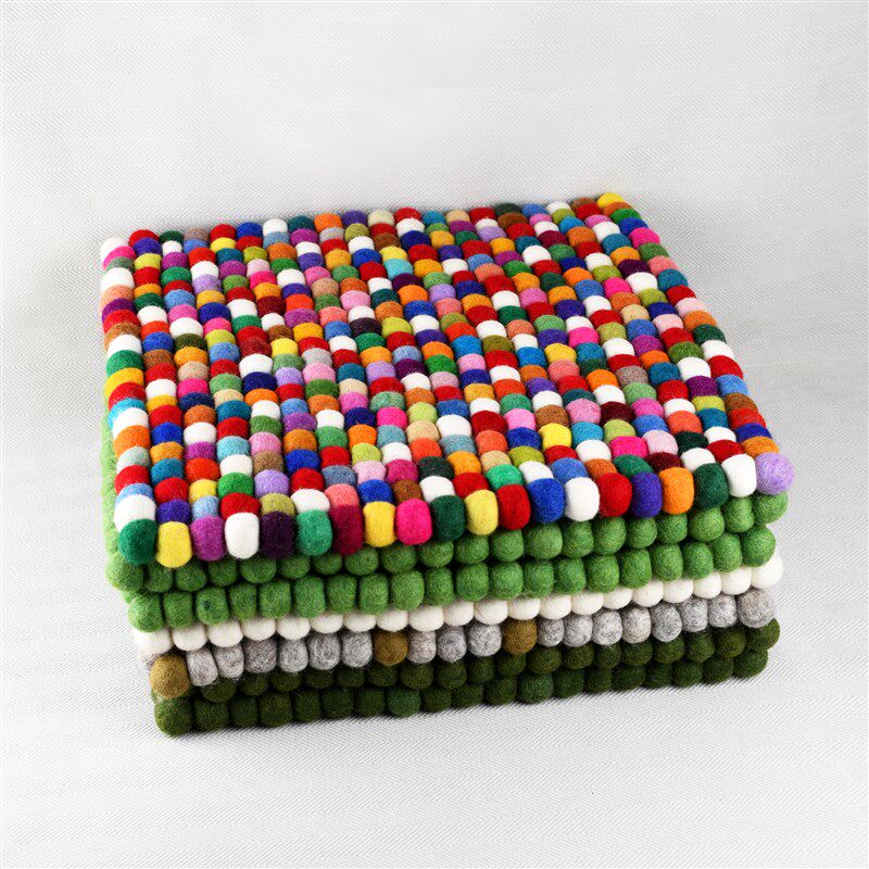 尼泊尔手工羊毛毡 彩球球坐垫沙发垫汽车坐垫 圆形方形 40cm*40cm