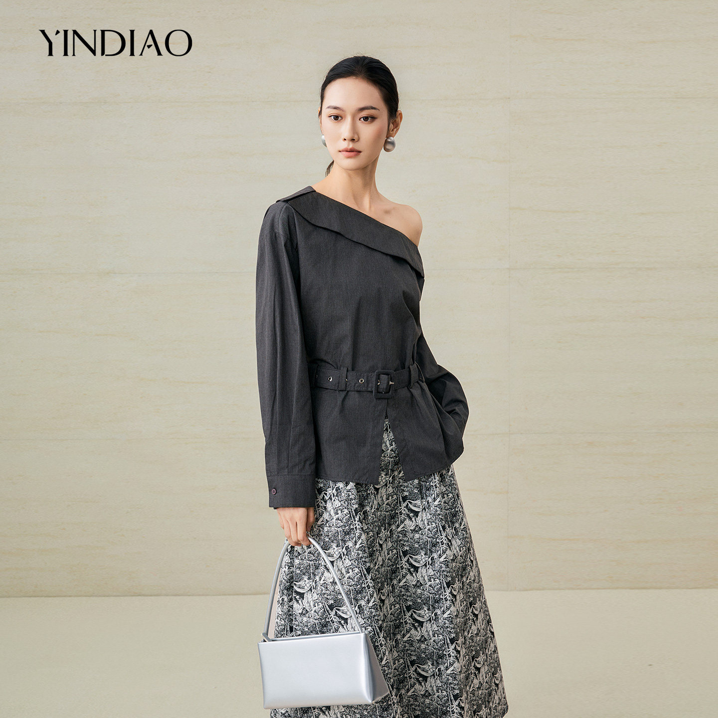 YINDIAO引调一字肩系带长袖小衫