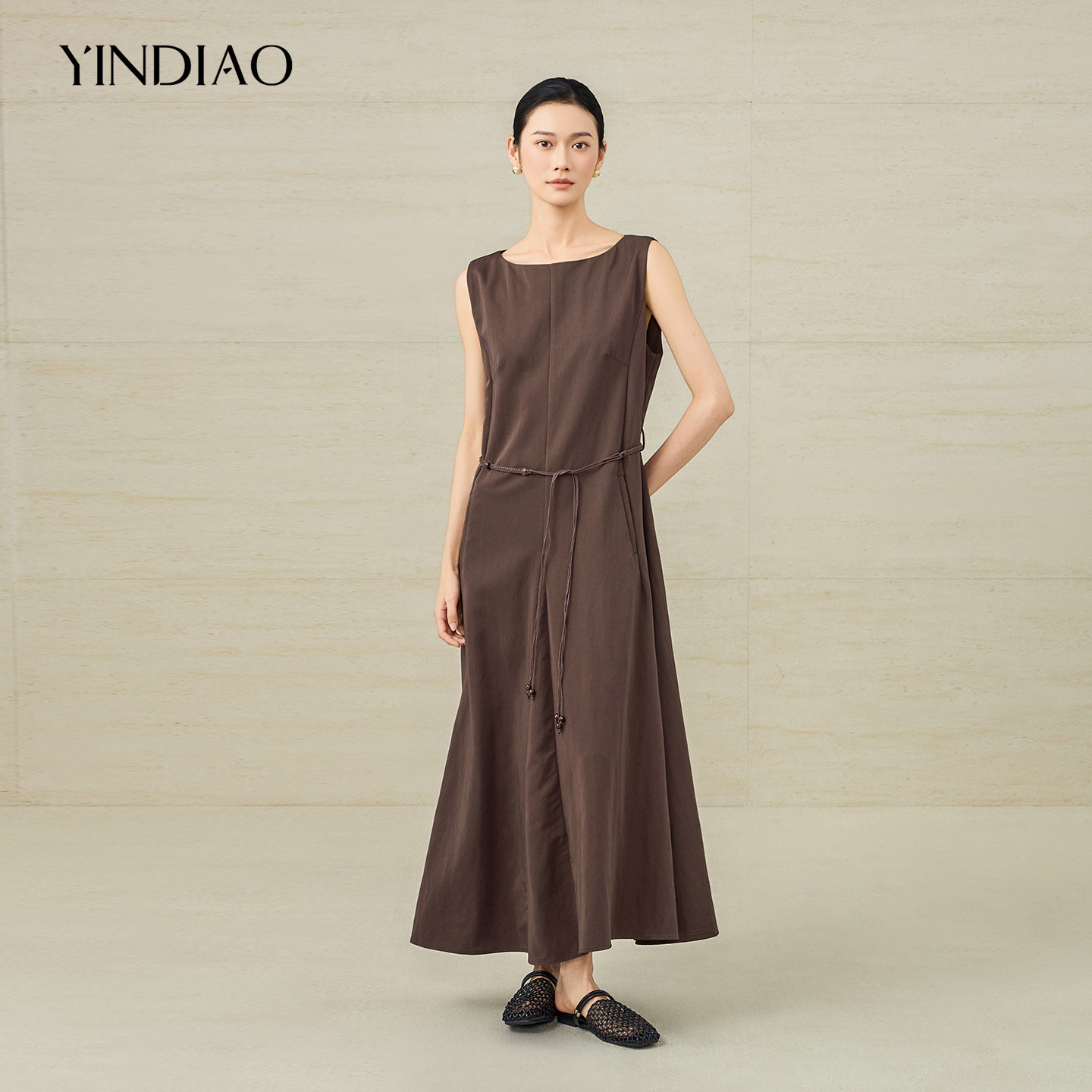 YINDIAO引调舒适通勤无袖连衣裙