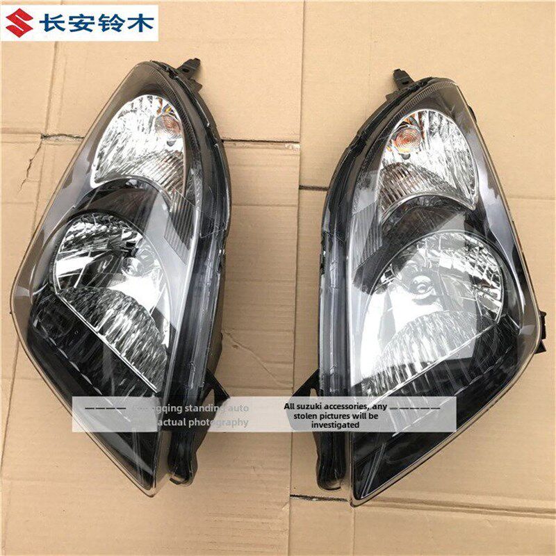 适用于铃木雨燕大灯总成大灯总成高低光束前组合灯车灯黑色背景正