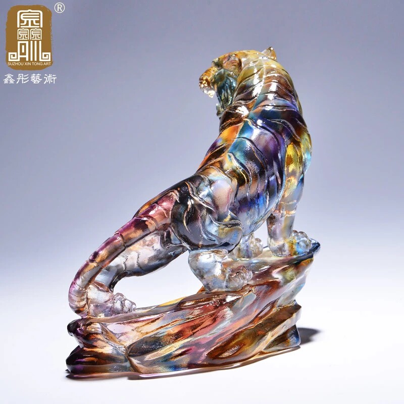 琉璃老虎摆件客厅招财创意定制上山虎家居摆设办公室桌水晶工艺品