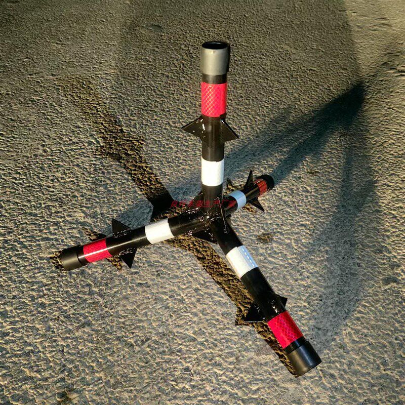 防爆三角锥 学校门口防冲撞反光路障 三角带刺路锥 抛掷不倒