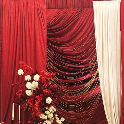 新中式红色系布料婚庆婚礼堂吊顶婚房客厅背景布楼梯扶手装饰布置