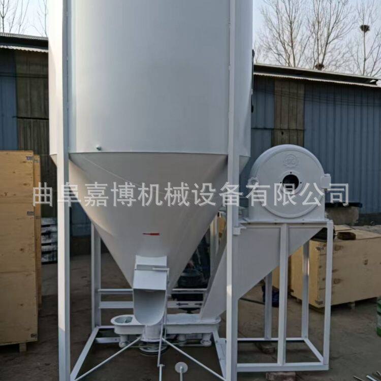 养鸡用1吨自吸粉碎搅拌一体机 猪饲料粉碎混合机 豆粕粉碎搅拌机,