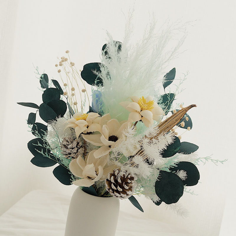 永生玫瑰花真花花束尤加利蓬莱松干花花束家居装饰客厅餐桌摆设