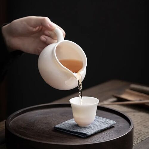 羊脂玉瓷公道杯陶瓷匀杯分茶器手柄茶海大号家用办公防烫德化白瓷