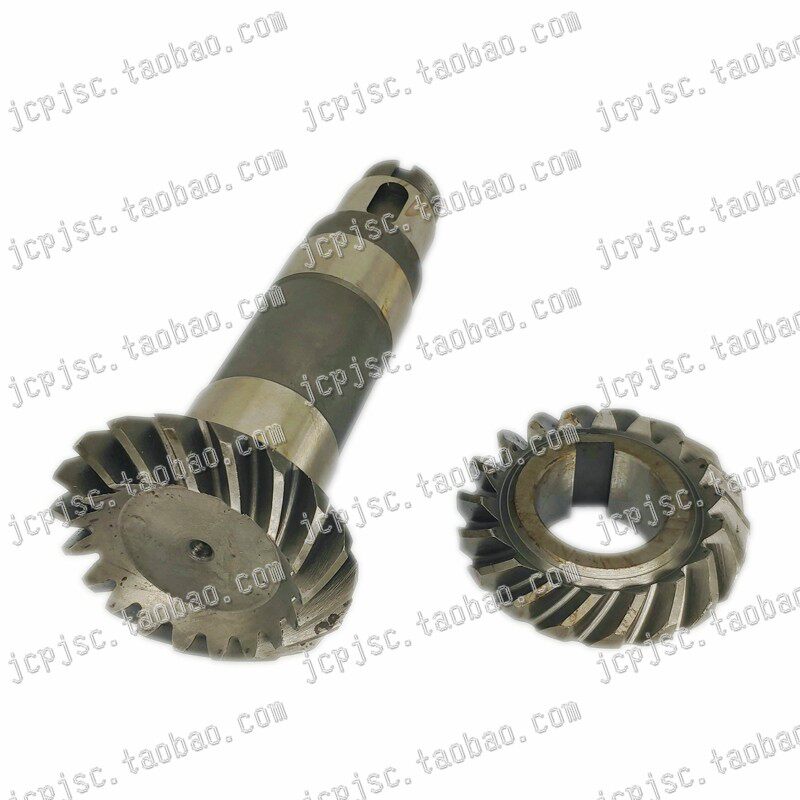 北京X62W铣床配件 螺旋伞齿轮 Z18/Z18  伞齿轴长220mm