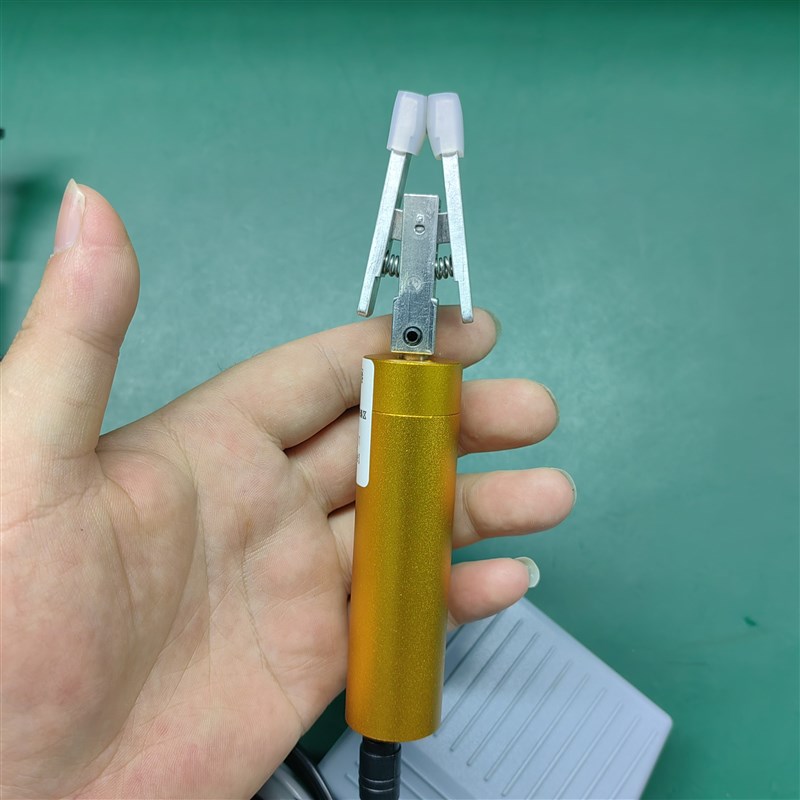 纯手工制作简易手持扭线器,可调速调正反转脚踏开关控制。