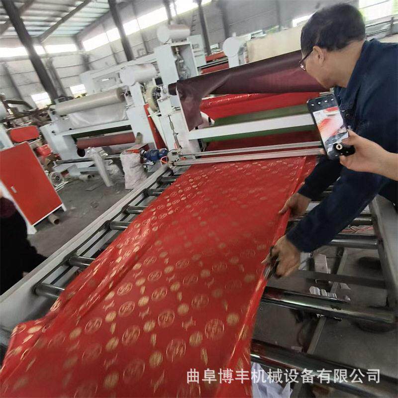 硬纸板植绒无纺布复合机 2厘厚密度板冷胶贴面机 雪弗板贴纸机械