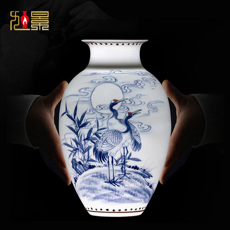 景德镇陶瓷器青花瓷花瓶手绘薄胎松鹤冬瓜瓷瓶客厅博古架装饰摆件