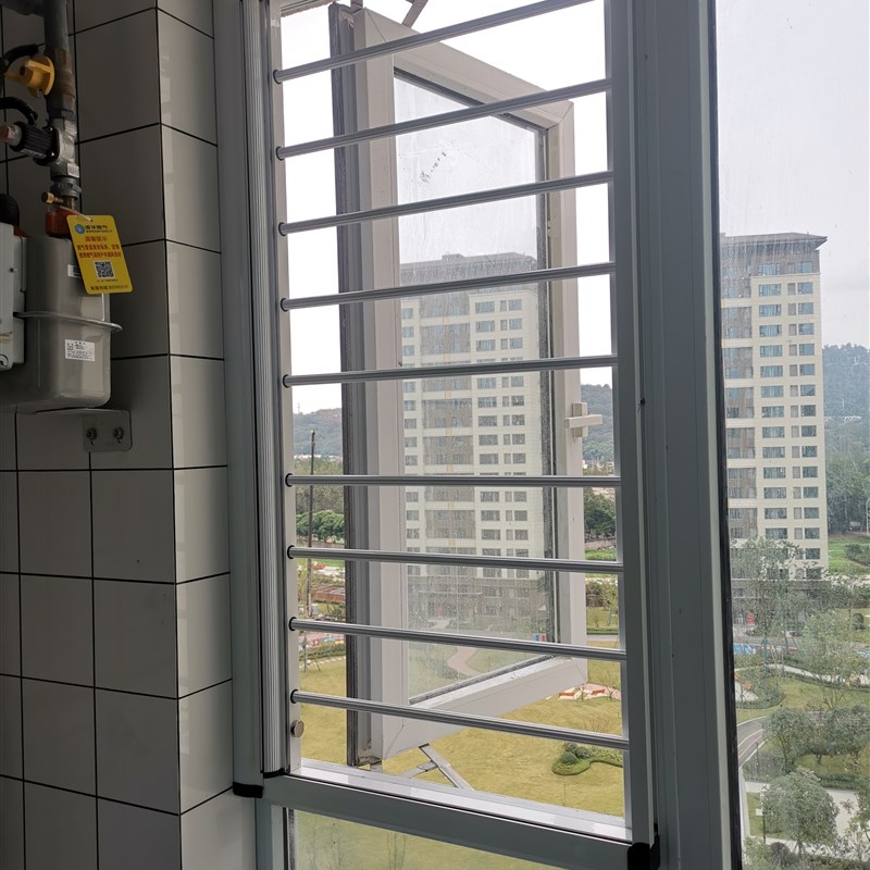 成都儿童防护窗 防盗纱窗儿童一体纱窗 高楼防护栏高透不锈钢网