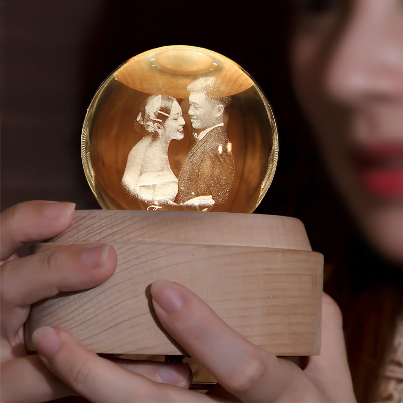 定制结婚生日礼物水晶球音乐盒八音送男女朋友闺蜜纪念日新婚礼品