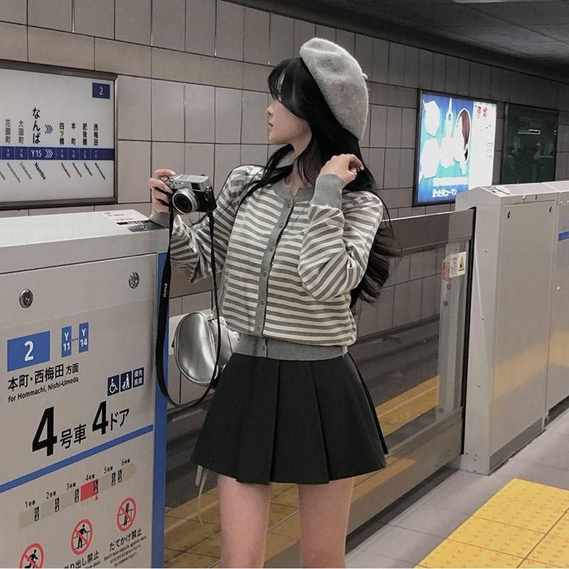 深灰色百褶裙半身裙女2025春新款百搭高腰显瘦a字裙西装短裙子黑