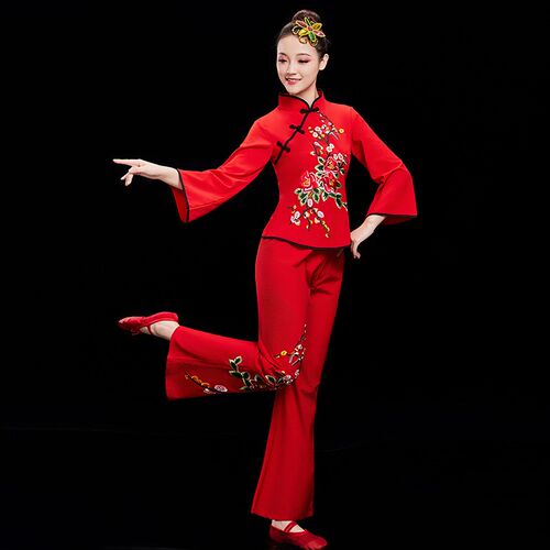 秧歌舞演出服装女2024新款中老年广场舞腰鼓扇子舞蹈套装成人表演