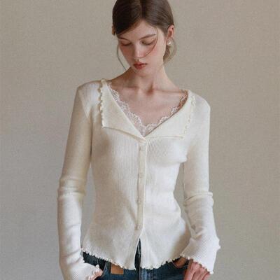 EGGKA法式拼蕾丝木耳边翻领修身针织衫女秋冬气质显瘦假两件上衣