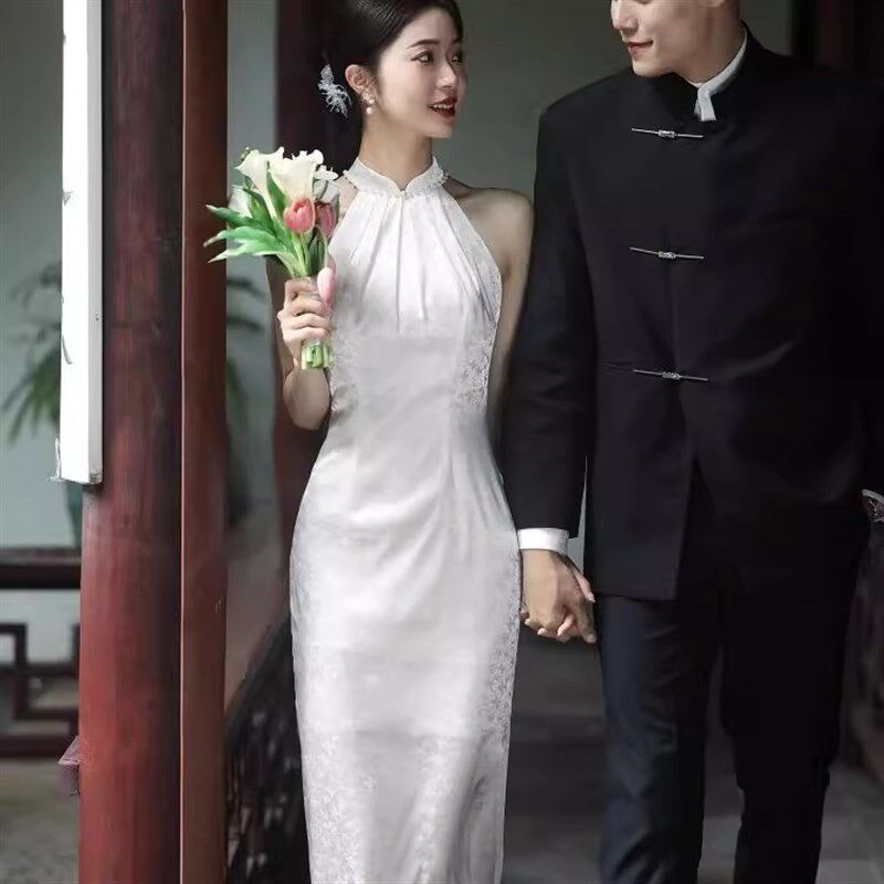 挂脖旗袍2025新款领证登记订婚宴会晚礼服裙女小白裙新娘敬酒服夏