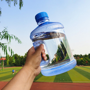 户外水桶3升l迷你小饮水桶纯净矿泉水瓶学生宿舍装水打水喝水车载